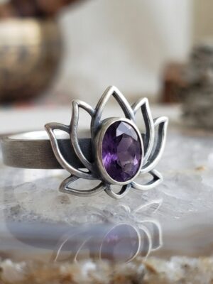 Sterling Silver Amethyst Lotus Ring